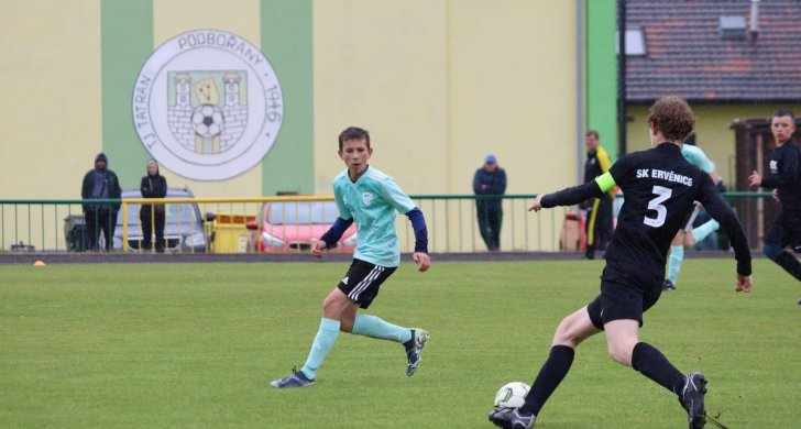 Fotbal na Tatranu.jpg
